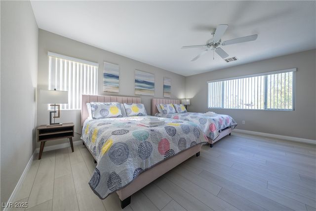 8280 Crown Peak Avenue, Las Vegas, NV 89117