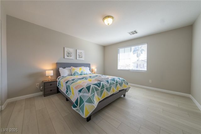 8280 Crown Peak Avenue, Las Vegas, NV 89117