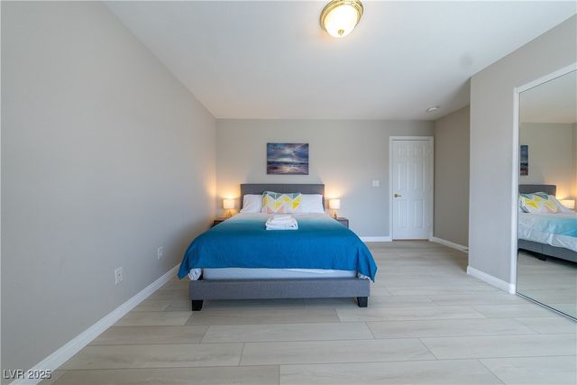 8280 Crown Peak Avenue, Las Vegas, NV 89117