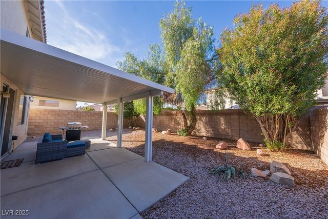 8280 Crown Peak Avenue, Las Vegas, NV 89117