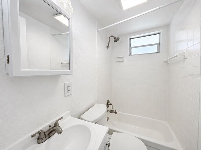 2310 S SHINE AVENUE A, Orlando, FL 32806