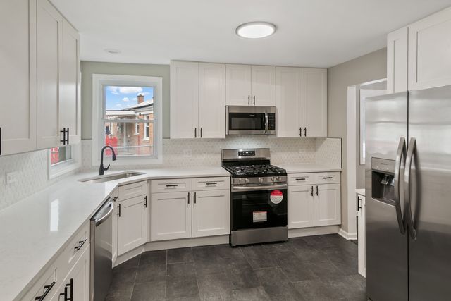 9139 Robinson Avenue, Franklin Park, IL 60131