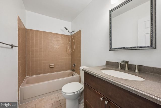 19 FAWNHOLLOW CT, Medford, NJ 08055