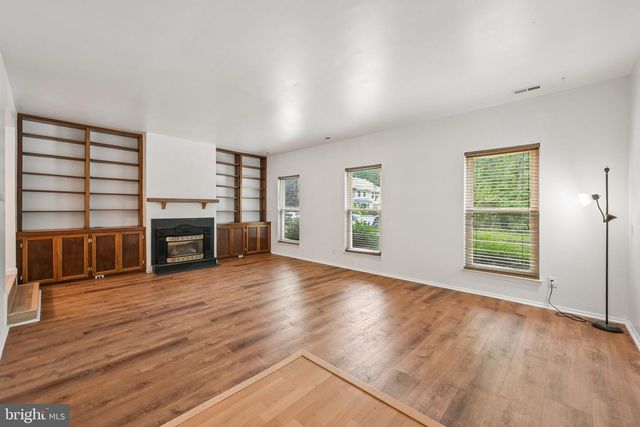 19 FAWNHOLLOW CT, Medford, NJ 08055
