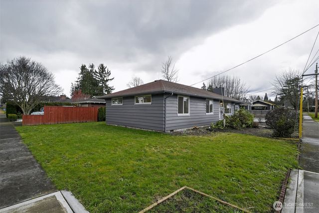 804 7th Avenue NW, Puyallup, WA 98371