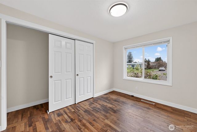 804 7th Avenue NW, Puyallup, WA 98371