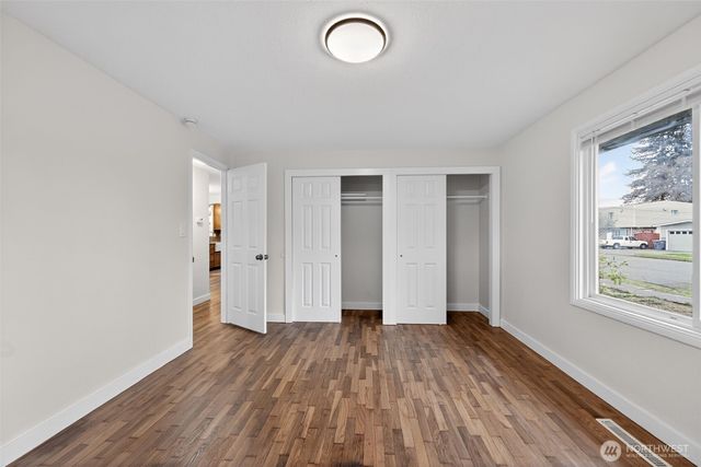 804 7th Avenue NW, Puyallup, WA 98371