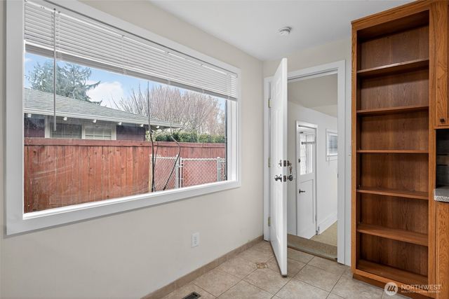 804 7th Avenue NW, Puyallup, WA 98371