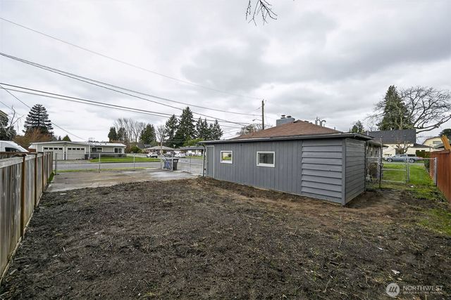 804 7th Avenue NW, Puyallup, WA 98371