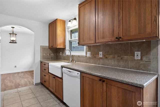 804 7th Avenue NW, Puyallup, WA 98371