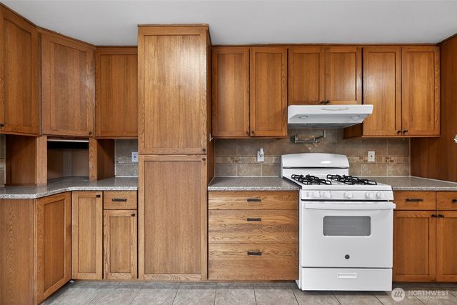 804 7th Avenue NW, Puyallup, WA 98371