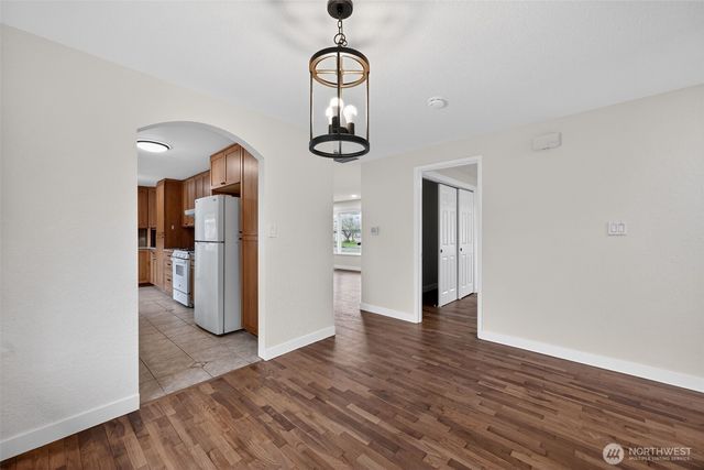 804 7th Avenue NW, Puyallup, WA 98371