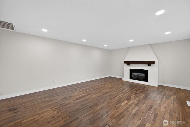 804 7th Avenue NW, Puyallup, WA 98371