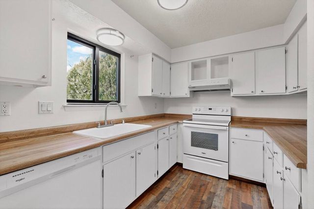 4913 Osuna Place NE, Albuquerque, NM 87111