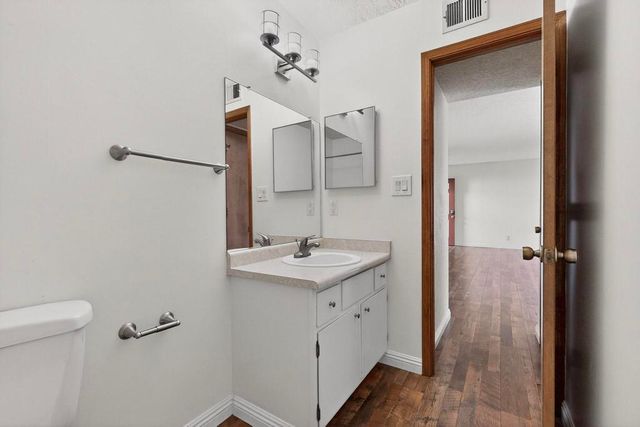 4913 Osuna Place NE, Albuquerque, NM 87111