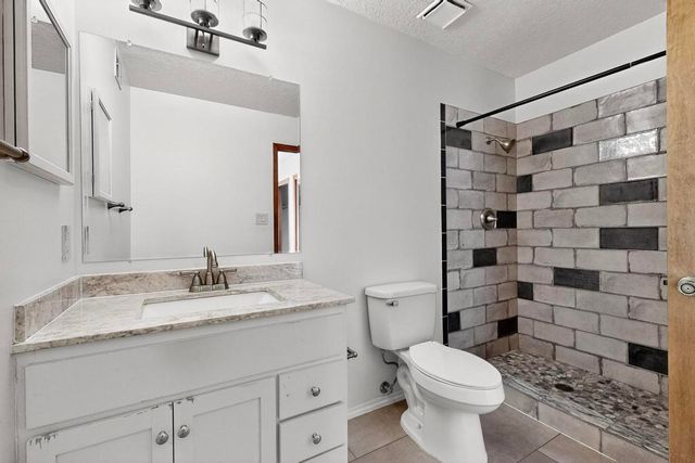 4913 Osuna Place NE, Albuquerque, NM 87111