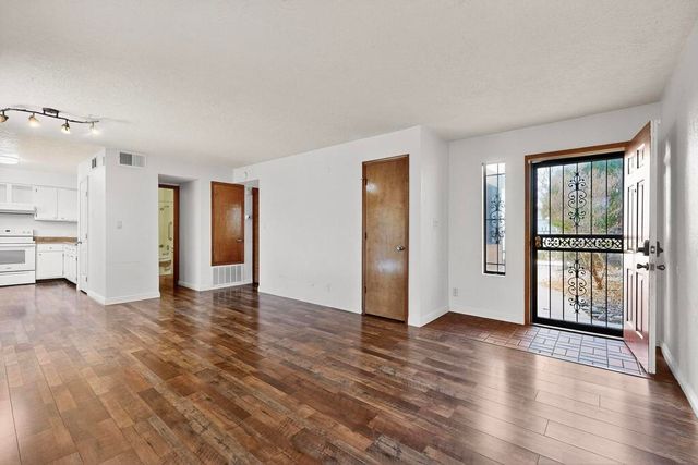 4913 Osuna Place NE, Albuquerque, NM 87111