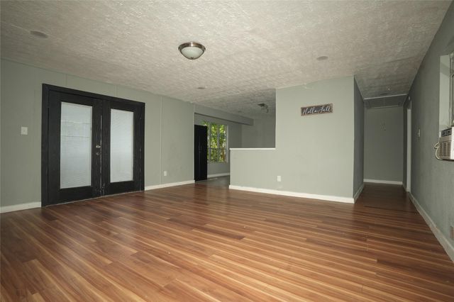 4909 Falls Street, Houston, TX 77026