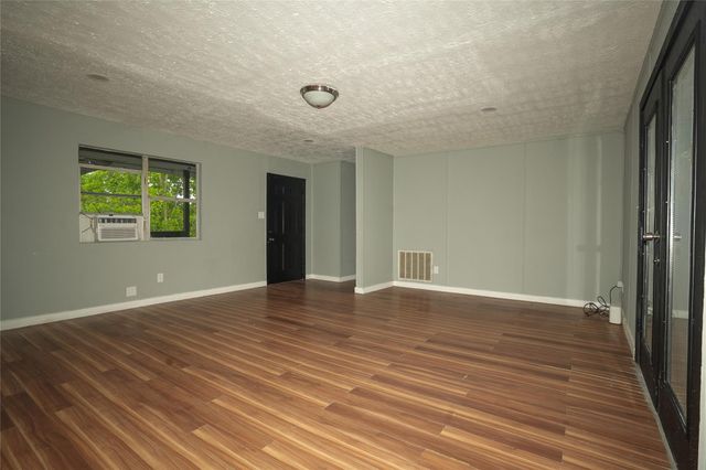 4909 Falls Street, Houston, TX 77026