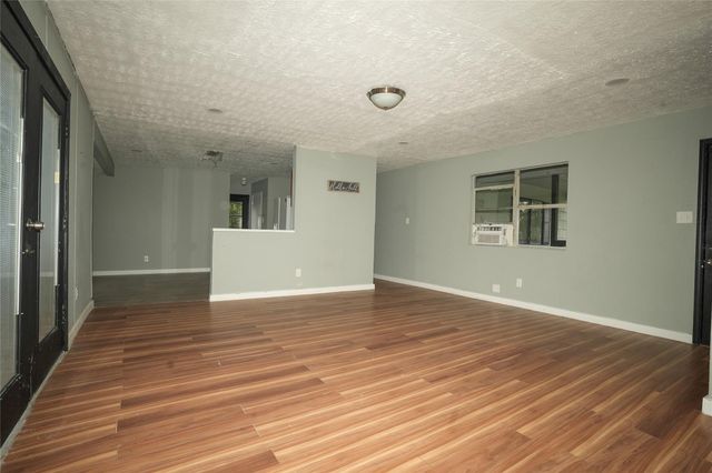 4909 Falls Street, Houston, TX 77026