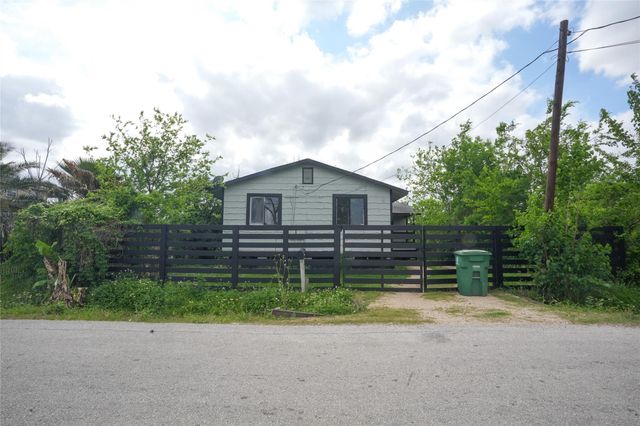 4909 Falls Street, Houston, TX 77026