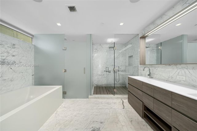 321 Ocean Drive 200, Miami Beach, FL 33139