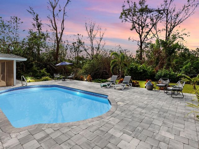 749 TROPICAL CIRCLE, Sarasota, FL 34242