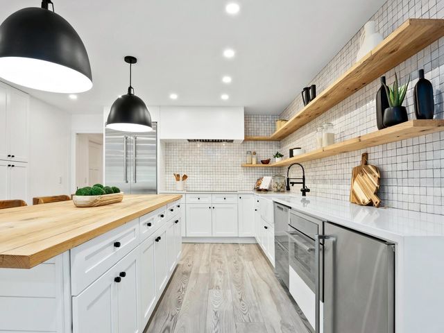 749 TROPICAL CIRCLE, Sarasota, FL 34242