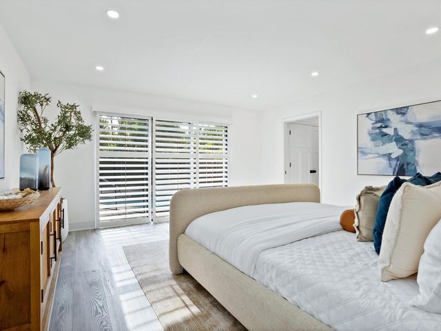 749 TROPICAL CIRCLE, Sarasota, FL 34242