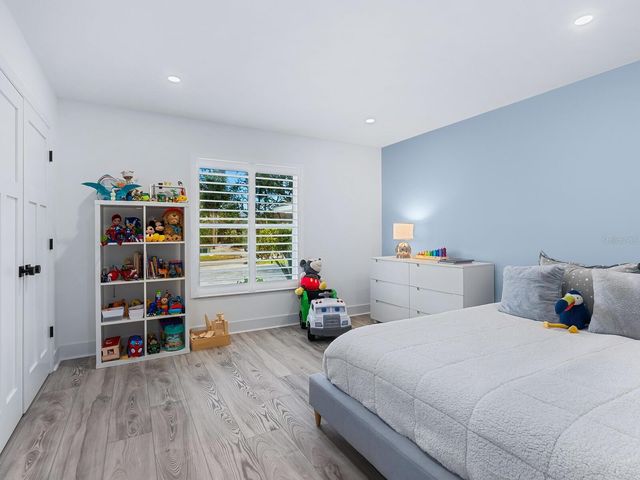 749 TROPICAL CIRCLE, Sarasota, FL 34242