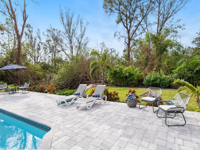 749 TROPICAL CIRCLE, Sarasota, FL 34242