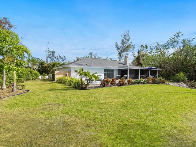 749 TROPICAL CIRCLE, Sarasota, FL 34242