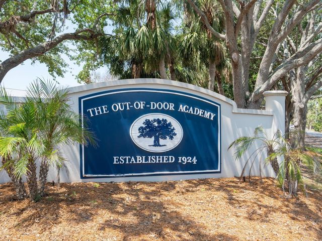 749 TROPICAL CIRCLE, Sarasota, FL 34242