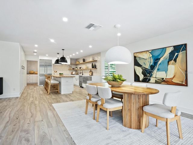 749 TROPICAL CIRCLE, Sarasota, FL 34242