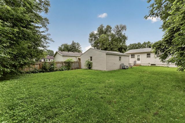 1520 5th Street NE, Rochester, MN 55906