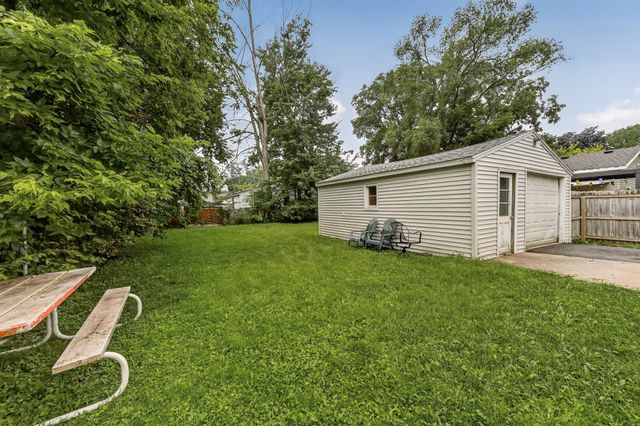 1520 5th Street NE, Rochester, MN 55906