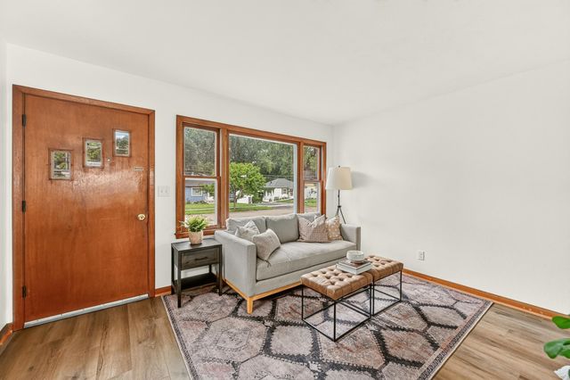1520 5th Street NE, Rochester, MN 55906