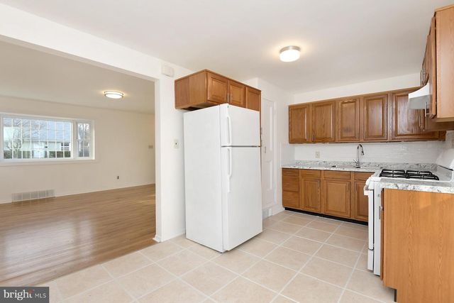 9 WESTON ROAD, Ewing, NJ 08618