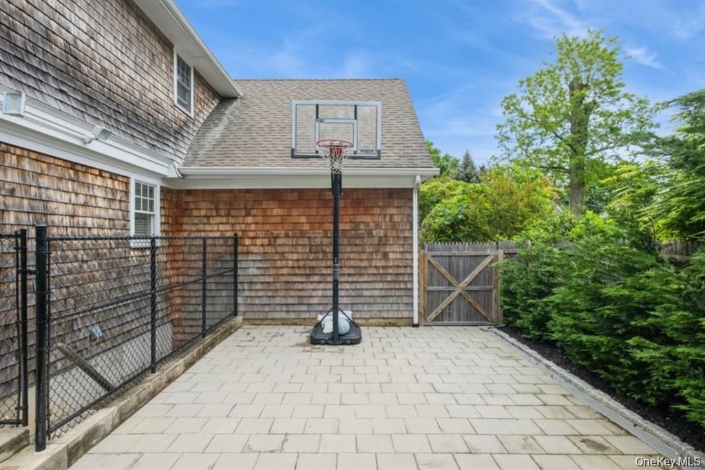 8 Hilltop Drive, Bayville, NY 11709 — photo 4