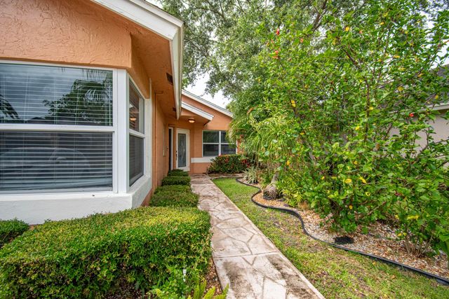 7601 Martinique Boulevard, Boca Raton, FL 33433