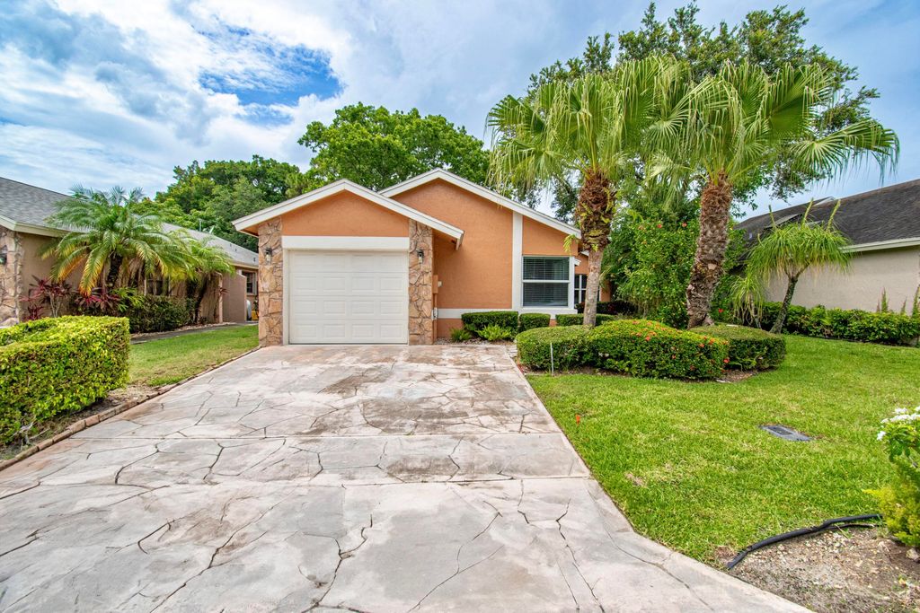 7601 Martinique Boulevard, Boca Raton, FL 33433