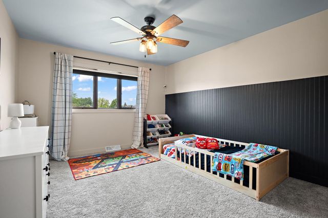 220 Blickview Drive, Schererville, IN 46375