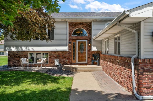 220 Blickview Drive, Schererville, IN 46375