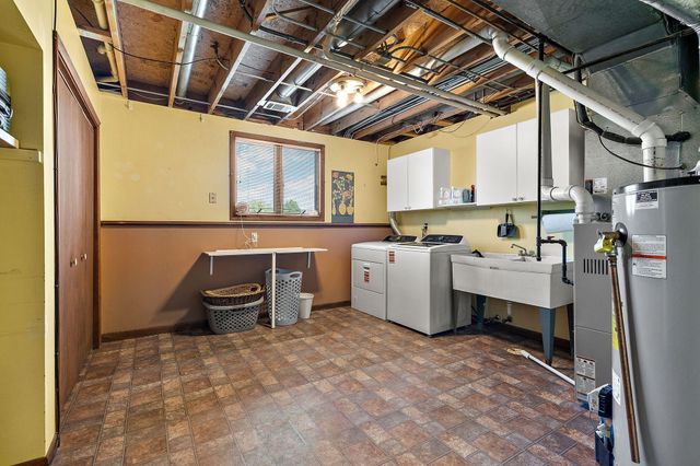 220 Blickview Drive, Schererville, IN 46375