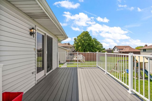 220 Blickview Drive, Schererville, IN 46375