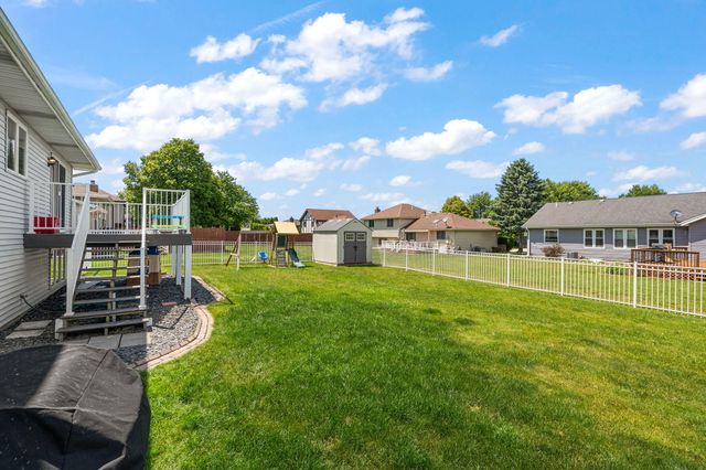 220 Blickview Drive, Schererville, IN 46375