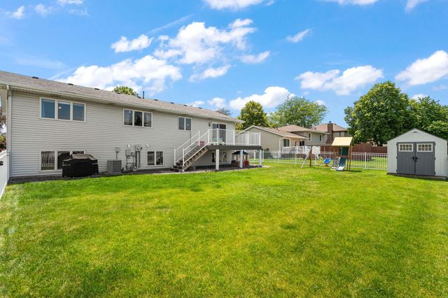 220 Blickview Drive, Schererville, IN 46375