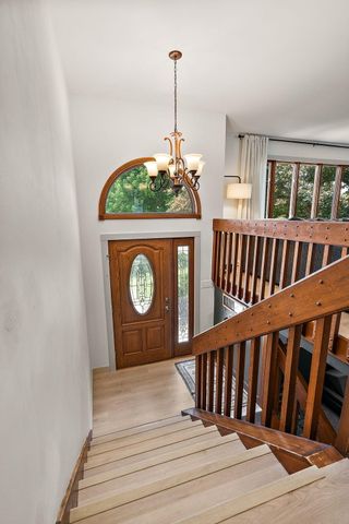 220 Blickview Drive, Schererville, IN 46375