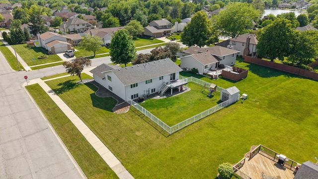 220 Blickview Drive, Schererville, IN 46375