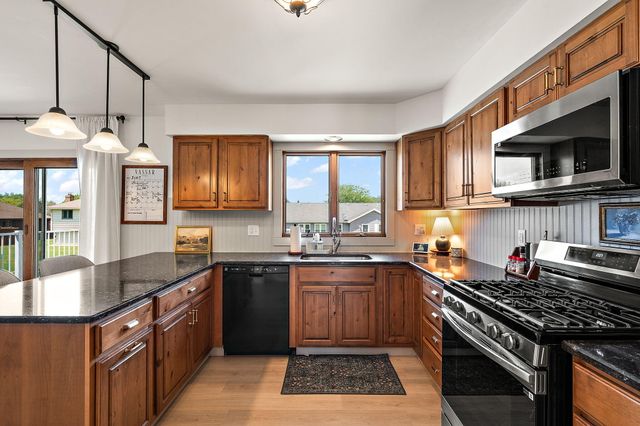 220 Blickview Drive, Schererville, IN 46375